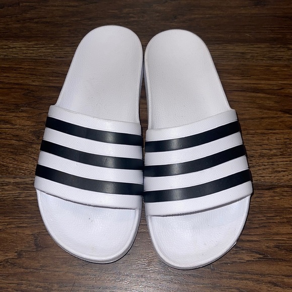 Adidas slides - Picture 1 of 3